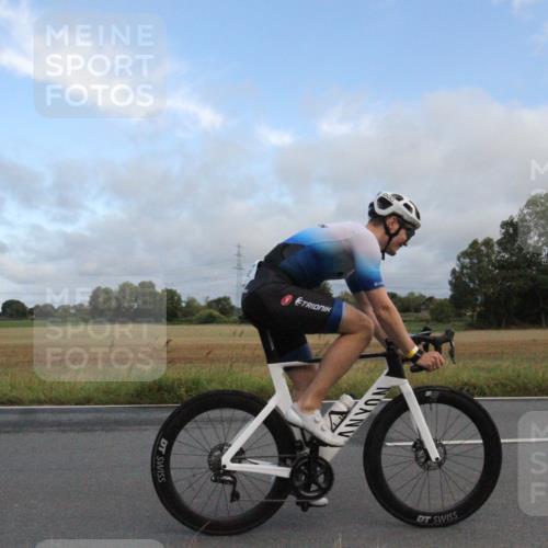 25.08.2024 - Elbe Triathlon Hamburg Fuchs,  Jonas http://msf.ph/oto/6828594 25.08.2024 08:47:02 Radfahren 67 meine-sportfotos.de