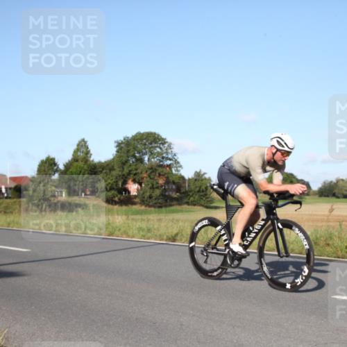 25.08.2024 - Elbe Triathlon Hamburg Fuchs,  Jonas http://msf.ph/oto/6828625 25.08.2024 09:32:19 Radfahren 59, 73, 99, 339, 107, 366 meine-sportfotos.de
