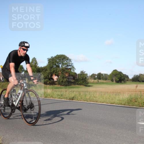 25.08.2024 - Elbe Triathlon Hamburg Fuchs,  Jonas http://msf.ph/oto/6828680 25.08.2024 09:33:00 Radfahren 144, 146, 393, 382 meine-sportfotos.de