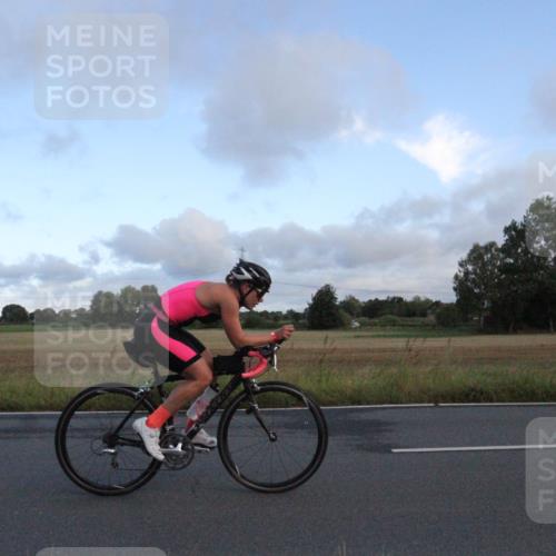 25.08.2024 - Elbe Triathlon Hamburg Fuchs,  Jonas http://msf.ph/oto/6828684 25.08.2024 08:52:57 Radfahren 190, 80, 174 meine-sportfotos.de