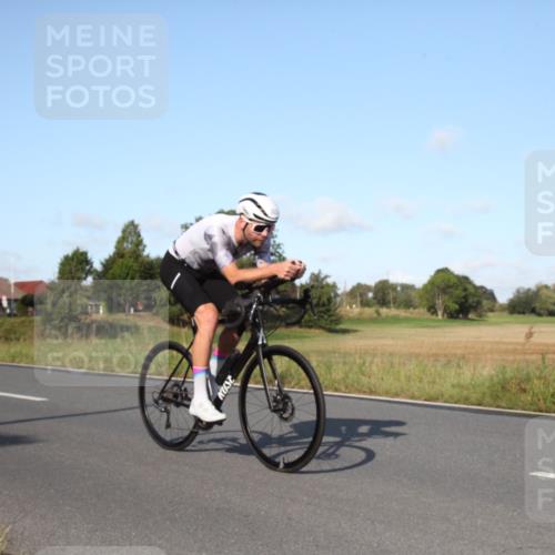 25.08.2024 - Elbe Triathlon Hamburg Fuchs,  Jonas http://msf.ph/oto/6828710 25.08.2024 09:33:35 Radfahren 486, 353, 323, 181, 316 meine-sportfotos.de