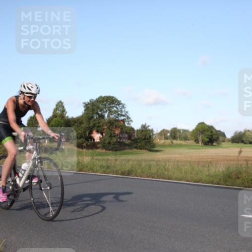 25.08.2024 - Elbe Triathlon Hamburg Fuchs,  Jonas http://msf.ph/oto/6828731 25.08.2024 09:33:45 Radfahren 316, 326, 156, 126, 228, 352, 1851 meine-sportfotos.de