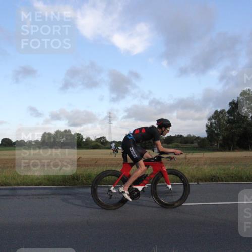25.08.2024 - Elbe Triathlon Hamburg Fuchs,  Jonas http://msf.ph/oto/6828875 25.08.2024 08:56:38 Radfahren 64, 131, 35 meine-sportfotos.de