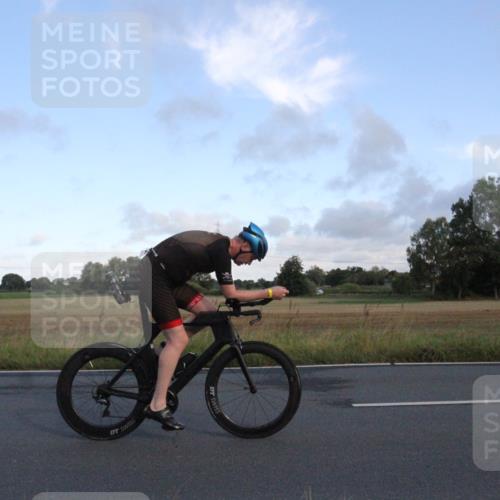 25.08.2024 - Elbe Triathlon Hamburg Fuchs,  Jonas http://msf.ph/oto/6828927 25.08.2024 08:57:20 Radfahren 193, 130, 74, 52, 61 meine-sportfotos.de