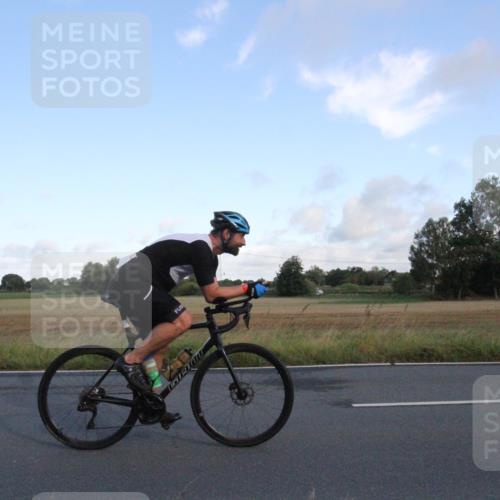 25.08.2024 - Elbe Triathlon Hamburg Fuchs,  Jonas http://msf.ph/oto/6829029 25.08.2024 08:59:27 Radfahren 47, 144, 170 meine-sportfotos.de