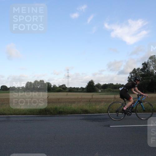 25.08.2024 - Elbe Triathlon Hamburg Fuchs,  Jonas http://msf.ph/oto/6829040 25.08.2024 09:00:03 Radfahren 177 meine-sportfotos.de