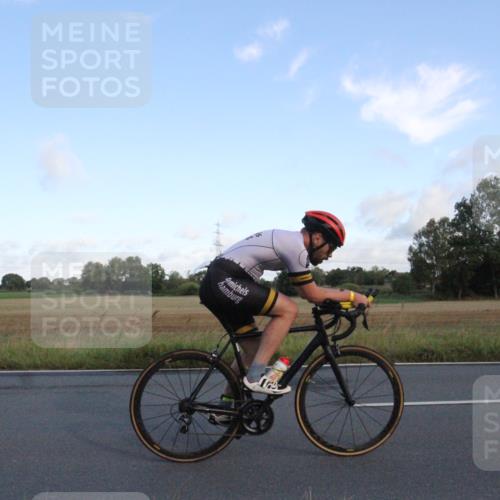 25.08.2024 - Elbe Triathlon Hamburg Fuchs,  Jonas http://msf.ph/oto/6829046 25.08.2024 09:00:11 Radfahren 70, 127 meine-sportfotos.de
