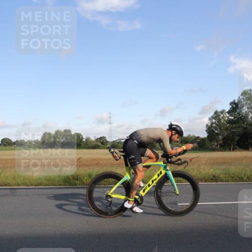 25.08.2024 - Elbe Triathlon Hamburg Fuchs,  Jonas http://msf.ph/oto/6829137 25.08.2024 09:02:39 Radfahren 101 meine-sportfotos.de
