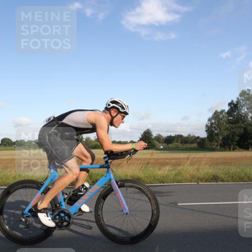 25.08.2024 - Elbe Triathlon Hamburg Fuchs,  Jonas http://msf.ph/oto/6829158 25.08.2024 09:03:44 Radfahren 156, 229, 107 meine-sportfotos.de