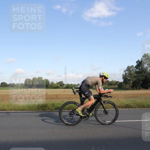 25.08.2024 - Elbe Triathlon Hamburg Fuchs,  Jonas http://msf.ph/oto/6829180 25.08.2024 09:04:11 Radfahren 53, 128, 106 meine-sportfotos.de
