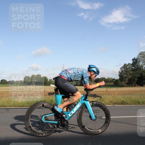 25.08.2024 - Elbe Triathlon Hamburg Fuchs,  Jonas http://msf.ph/oto/6829196 25.08.2024 09:05:17 Radfahren 71 meine-sportfotos.de