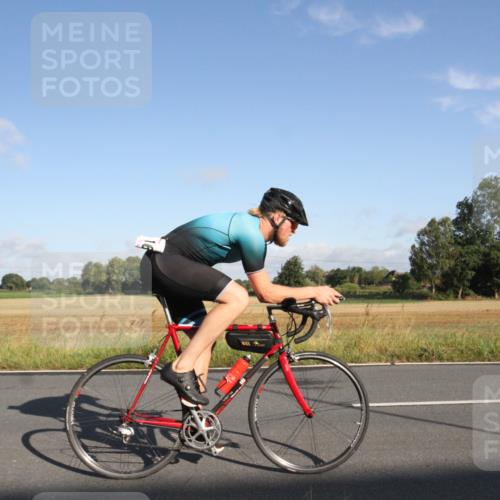 25.08.2024 - Elbe Triathlon Hamburg Fuchs,  Jonas http://msf.ph/oto/6829336 25.08.2024 09:08:10 Radfahren 34, 167, 274, 204, 275 meine-sportfotos.de