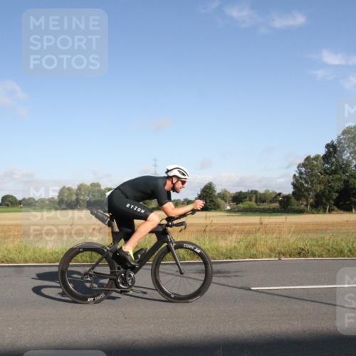 25.08.2024 - Elbe Triathlon Hamburg Fuchs,  Jonas http://msf.ph/oto/6829348 25.08.2024 09:08:16 Radfahren 167, 274, 204, 275, 236, 42, 153 meine-sportfotos.de
