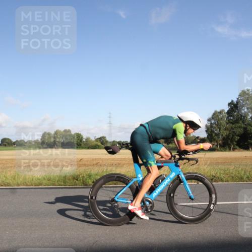 25.08.2024 - Elbe Triathlon Hamburg Fuchs,  Jonas http://msf.ph/oto/6829491 25.08.2024 09:09:58 Radfahren 45, 76, 202 meine-sportfotos.de