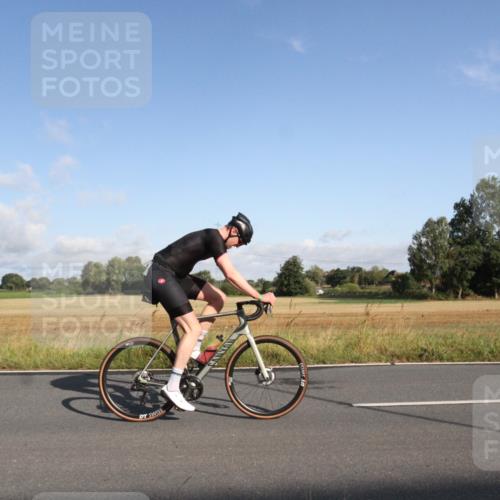 25.08.2024 - Elbe Triathlon Hamburg Fuchs,  Jonas http://msf.ph/oto/6829540 25.08.2024 09:10:42 Radfahren 222, 309, 122, 74, 230 meine-sportfotos.de