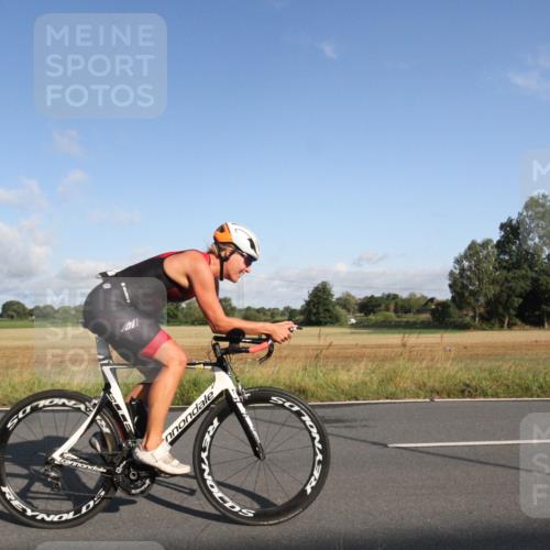 25.08.2024 - Elbe Triathlon Hamburg Fuchs,  Jonas http://msf.ph/oto/6829542 25.08.2024 09:10:44 Radfahren 222, 309, 122, 74, 230 meine-sportfotos.de