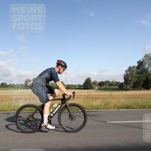 25.08.2024 - Elbe Triathlon Hamburg Fuchs,  Jonas http://msf.ph/oto/6829549 25.08.2024 09:10:48 Radfahren 309, 122, 74, 230, 77 meine-sportfotos.de