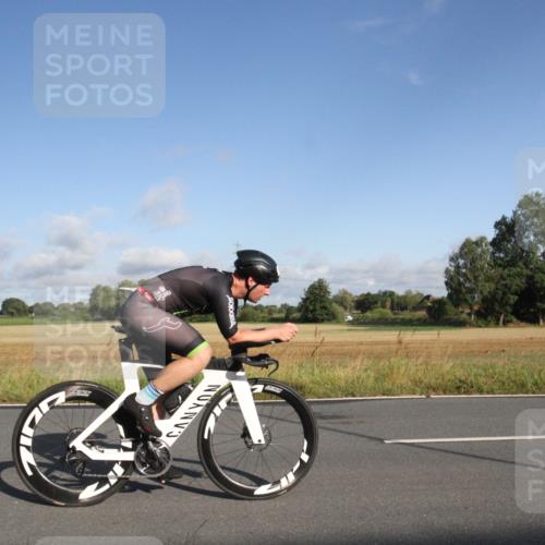 25.08.2024 - Elbe Triathlon Hamburg Fuchs,  Jonas http://msf.ph/oto/6829643 25.08.2024 09:12:02 Radfahren 244, 194, 43, 135 meine-sportfotos.de