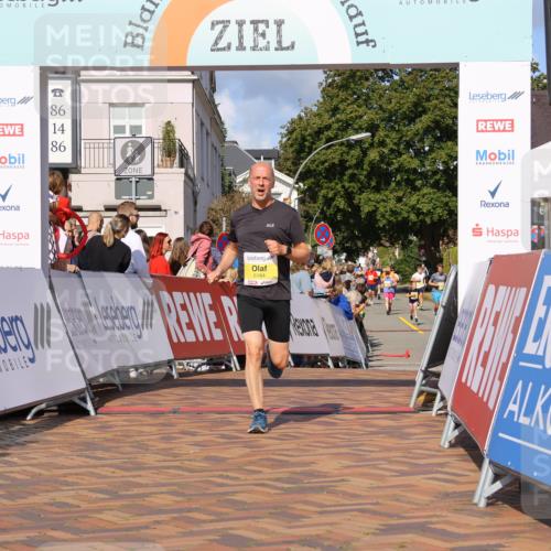 25.08.2024 - 20. Blankeneser Heldenlauf Strokosch-Dieckow http://msf.ph/oto/6829704 25.08.2024 10:26:08 Ziel 6169, 6184 meine-sportfotos.de