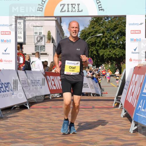 25.08.2024 - 20. Blankeneser Heldenlauf Strokosch-Dieckow http://msf.ph/oto/6829871 25.08.2024 10:26:09 Ziel 6169, 6184 meine-sportfotos.de