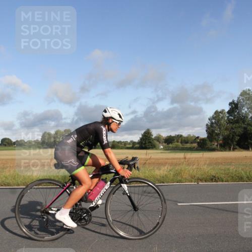 25.08.2024 - Elbe Triathlon Hamburg Fuchs,  Jonas http://msf.ph/oto/6829874 25.08.2024 09:15:25 Radfahren 111, 146, 264, 312 meine-sportfotos.de