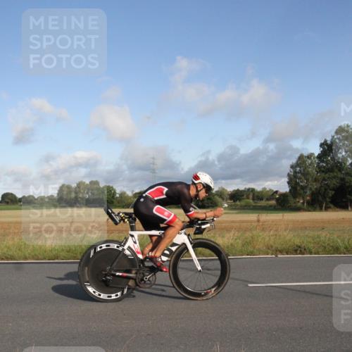 25.08.2024 - Elbe Triathlon Hamburg Fuchs,  Jonas http://msf.ph/oto/6829903 25.08.2024 09:15:46 Radfahren 126, 66, 44, 223, 231 meine-sportfotos.de