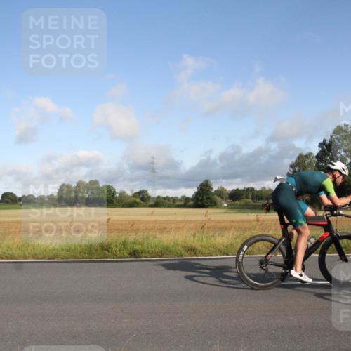 25.08.2024 - Elbe Triathlon Hamburg Fuchs,  Jonas http://msf.ph/oto/6829913 25.08.2024 09:15:49 Radfahren 66, 44, 223, 231, 82 meine-sportfotos.de