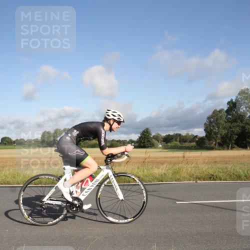 25.08.2024 - Elbe Triathlon Hamburg Fuchs,  Jonas http://msf.ph/oto/6829943 25.08.2024 09:16:06 Radfahren 68, 133, 144, 249, 359 meine-sportfotos.de