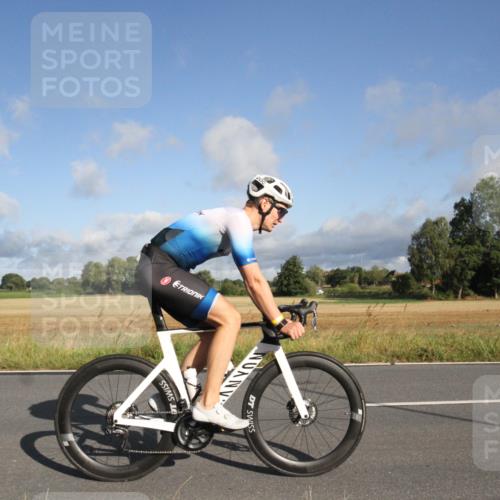 25.08.2024 - Elbe Triathlon Hamburg Fuchs,  Jonas http://msf.ph/oto/6829968 25.08.2024 09:16:23 Radfahren 78, 181, 67, 330, 101, 72 meine-sportfotos.de