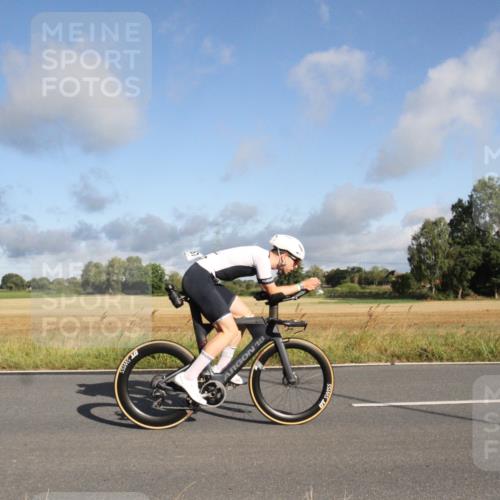 25.08.2024 - Elbe Triathlon Hamburg Fuchs,  Jonas http://msf.ph/oto/6830056 25.08.2024 09:17:35 Radfahren 256, 257 meine-sportfotos.de