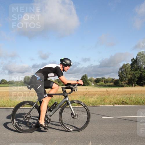 25.08.2024 - Elbe Triathlon Hamburg Fuchs,  Jonas http://msf.ph/oto/6830116 25.08.2024 09:18:13 Radfahren 391, 326, 107, 339, 234 meine-sportfotos.de