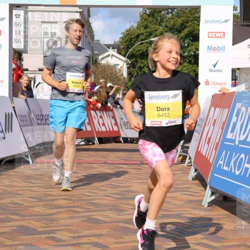 25.08.2024 - 20. Blankeneser Heldenlauf Strokosch-Dieckow http://msf.ph/oto/6830160 25.08.2024 10:26:19 Ziel 6255, 6383, 6452, 6453 meine-sportfotos.de