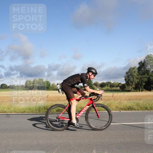 25.08.2024 - Elbe Triathlon Hamburg Fuchs,  Jonas http://msf.ph/oto/6830175 25.08.2024 09:19:06 Radfahren 53, 139, 176 meine-sportfotos.de