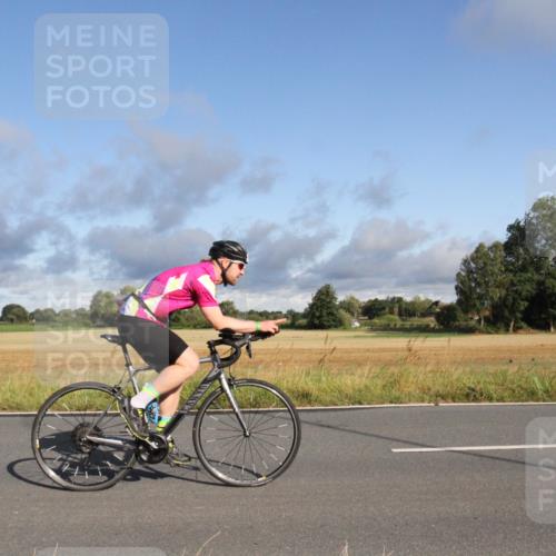 25.08.2024 - Elbe Triathlon Hamburg Fuchs,  Jonas http://msf.ph/oto/6830224 25.08.2024 09:19:46 Radfahren 199, 281, 99, 38 meine-sportfotos.de