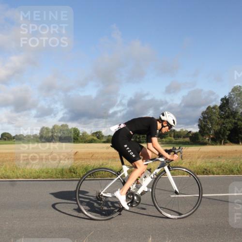 25.08.2024 - Elbe Triathlon Hamburg Fuchs,  Jonas http://msf.ph/oto/6830274 25.08.2024 09:20:28 Radfahren 109, 328, 274, 224, 316 meine-sportfotos.de