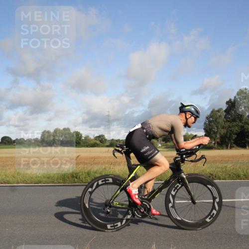 25.08.2024 - Elbe Triathlon Hamburg Fuchs,  Jonas http://msf.ph/oto/6830328 25.08.2024 09:20:55 Radfahren 100, 203, 1850, 89, 399 meine-sportfotos.de