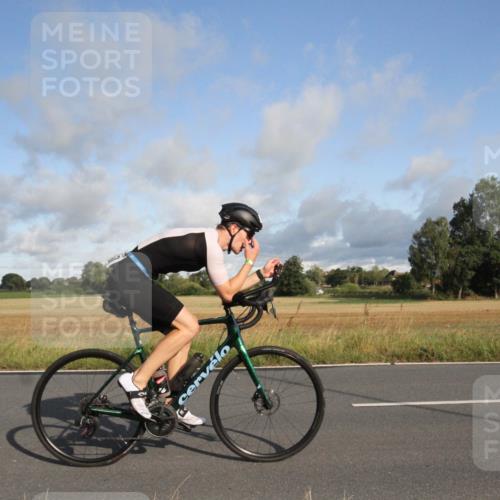 25.08.2024 - Elbe Triathlon Hamburg Fuchs,  Jonas http://msf.ph/oto/6830333 25.08.2024 09:20:56 Radfahren 100, 203, 1850, 89, 399 meine-sportfotos.de