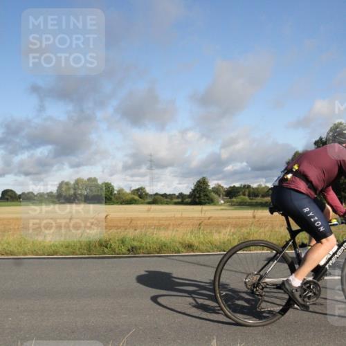 25.08.2024 - Elbe Triathlon Hamburg Fuchs,  Jonas http://msf.ph/oto/6830379 25.08.2024 09:21:10 Radfahren 79, 39, 81, 300 meine-sportfotos.de