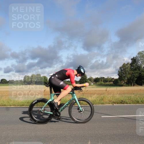 25.08.2024 - Elbe Triathlon Hamburg Fuchs,  Jonas http://msf.ph/oto/6830438 25.08.2024 09:21:54 Radfahren 190, 84, 296, 93, 308 meine-sportfotos.de