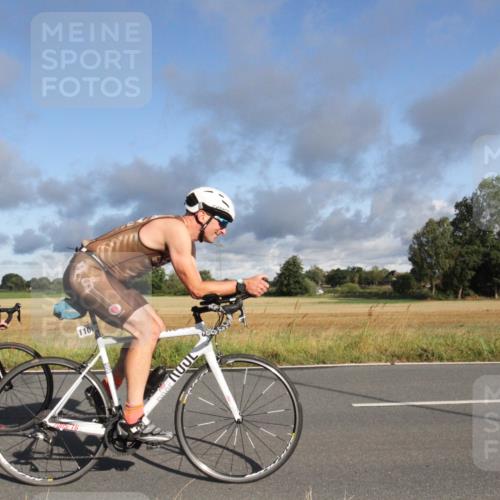 25.08.2024 - Elbe Triathlon Hamburg Fuchs,  Jonas http://msf.ph/oto/6830441 25.08.2024 09:21:56 Radfahren 84, 296, 93, 308 meine-sportfotos.de