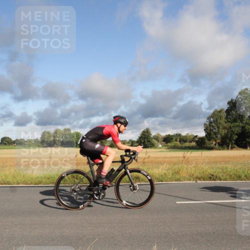 25.08.2024 - Elbe Triathlon Hamburg Fuchs,  Jonas http://msf.ph/oto/6830503 25.08.2024 09:22:26 Radfahren 179, 62, 440, 410, 128, 75 meine-sportfotos.de