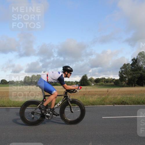 25.08.2024 - Elbe Triathlon Hamburg Fuchs,  Jonas http://msf.ph/oto/6830537 25.08.2024 09:22:51 Radfahren 443, 266, 56 meine-sportfotos.de