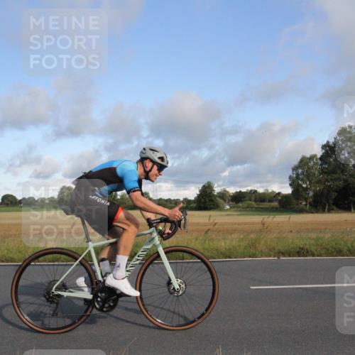 25.08.2024 - Elbe Triathlon Hamburg Fuchs,  Jonas http://msf.ph/oto/6830549 25.08.2024 09:22:58 Radfahren 56, 208 meine-sportfotos.de