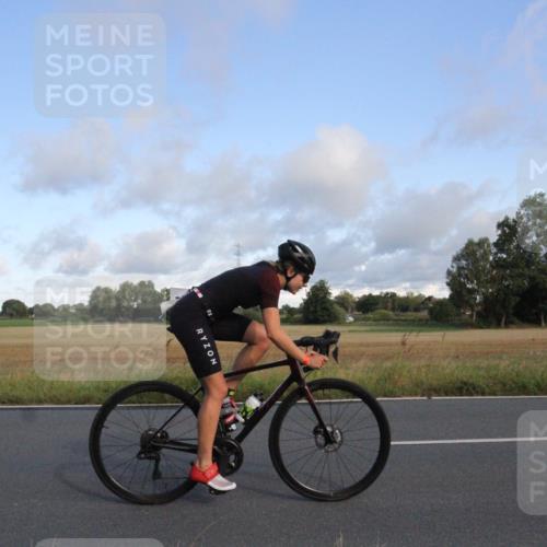 25.08.2024 - Elbe Triathlon Hamburg Fuchs,  Jonas http://msf.ph/oto/6830561 25.08.2024 09:23:15 Radfahren 105, 340, 120, 367 meine-sportfotos.de