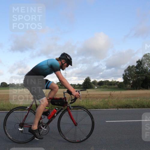 25.08.2024 - Elbe Triathlon Hamburg Fuchs,  Jonas http://msf.ph/oto/6830574 25.08.2024 09:23:24 Radfahren 367, 198, 167, 258 meine-sportfotos.de