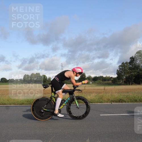 25.08.2024 - Elbe Triathlon Hamburg Fuchs,  Jonas http://msf.ph/oto/6830647 25.08.2024 09:24:07 Radfahren 369, 76, 74, 117, 283 meine-sportfotos.de