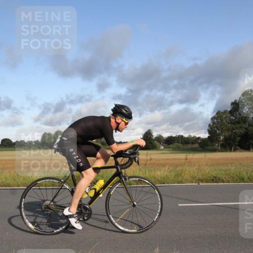 25.08.2024 - Elbe Triathlon Hamburg Fuchs,  Jonas http://msf.ph/oto/6830658 25.08.2024 09:24:12 Radfahren 76, 74, 117, 283, 97, 174 meine-sportfotos.de