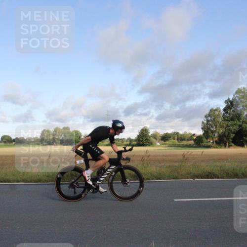 25.08.2024 - Elbe Triathlon Hamburg Fuchs,  Jonas http://msf.ph/oto/6830713 25.08.2024 09:24:47 Radfahren 160, 261, 248, 349, 236, 262, 414, 338, 237, 408 meine-sportfotos.de