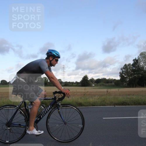 25.08.2024 - Elbe Triathlon Hamburg Fuchs,  Jonas http://msf.ph/oto/6830837 25.08.2024 09:26:13 Radfahren 158, 61, 252, 390, 52, 285, 318, 54 meine-sportfotos.de