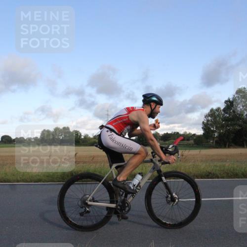 25.08.2024 - Elbe Triathlon Hamburg Fuchs,  Jonas http://msf.ph/oto/6830886 25.08.2024 09:26:36 Radfahren 293, 239, 370 meine-sportfotos.de